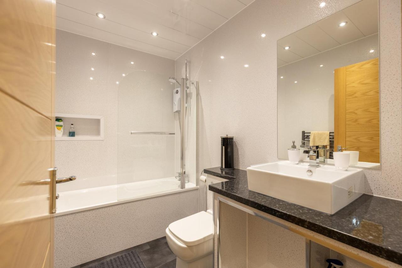 New 2 Bed Apartment With Stunning Views Of Arthur Seat Mountain Edinburgh Exterior photo