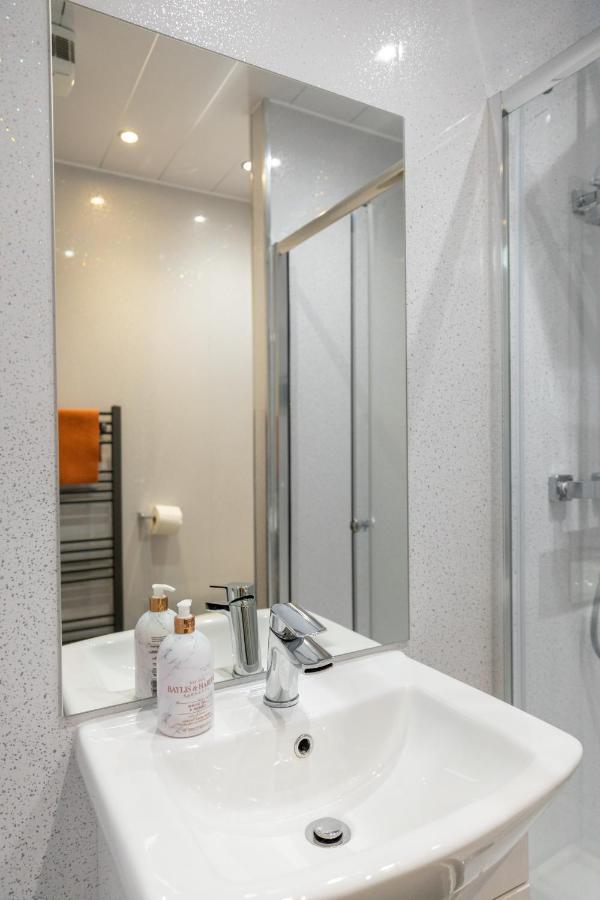 New 2 Bed Apartment With Stunning Views Of Arthur Seat Mountain Edinburgh Exterior photo